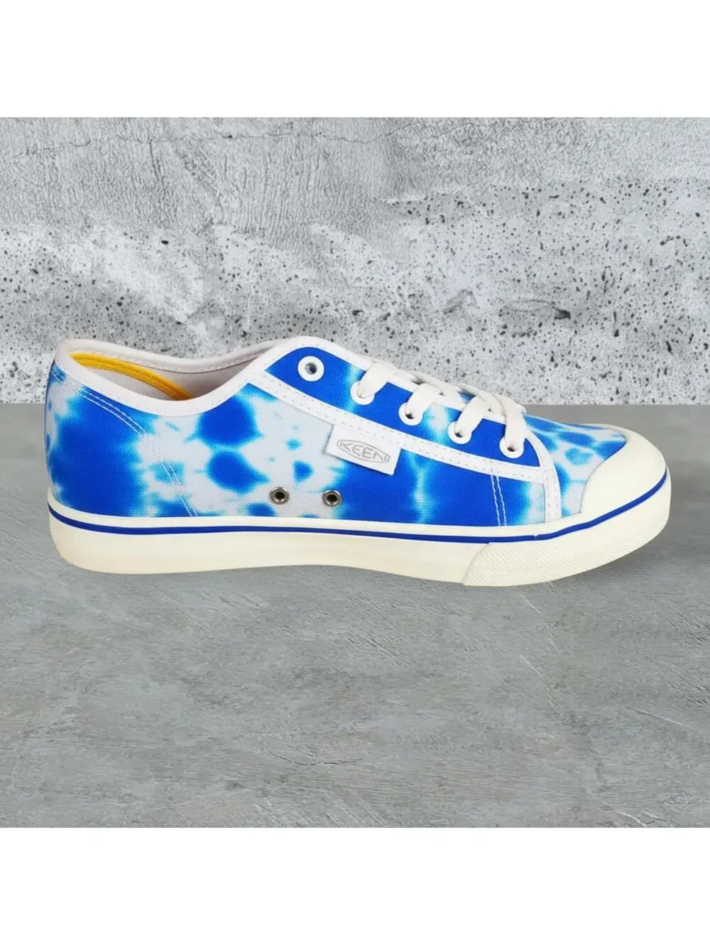 Keen Women's Elsa Lite Sneakers Size‎ 7.5 color Blue/white New with box